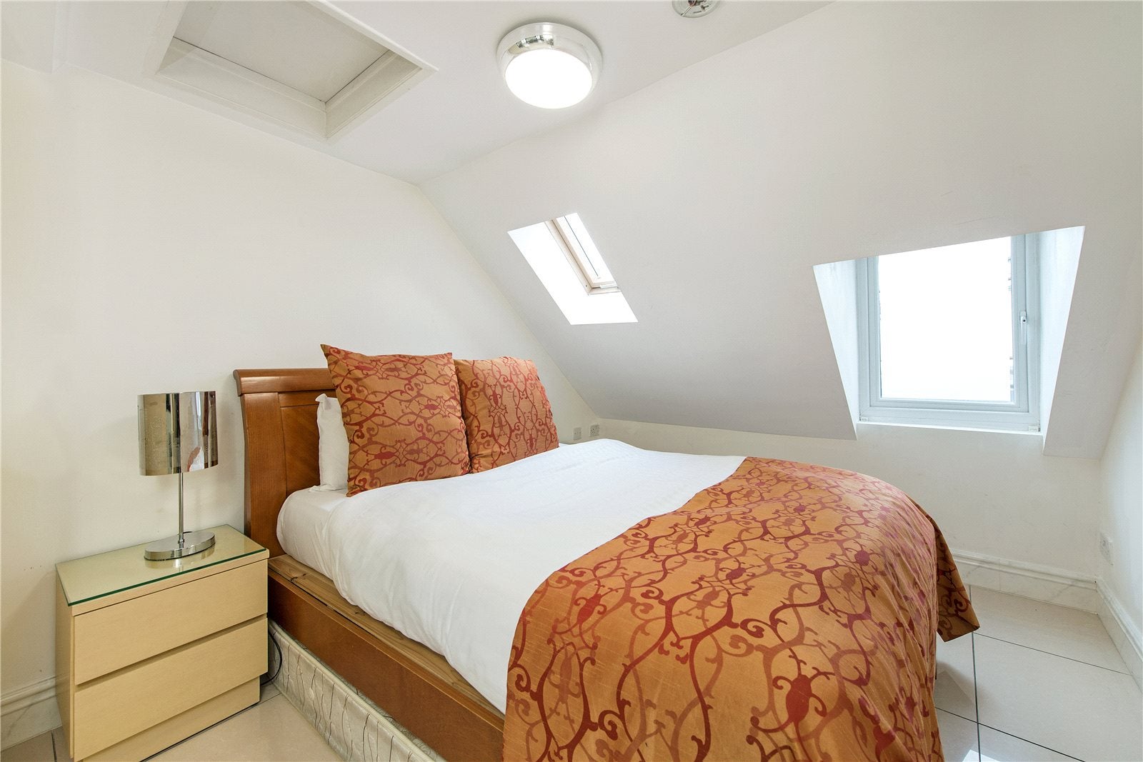 Flat Upper Tachbrook Street in City of Westminster