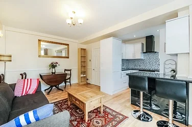Flat Loudoun Road in City of Westminster