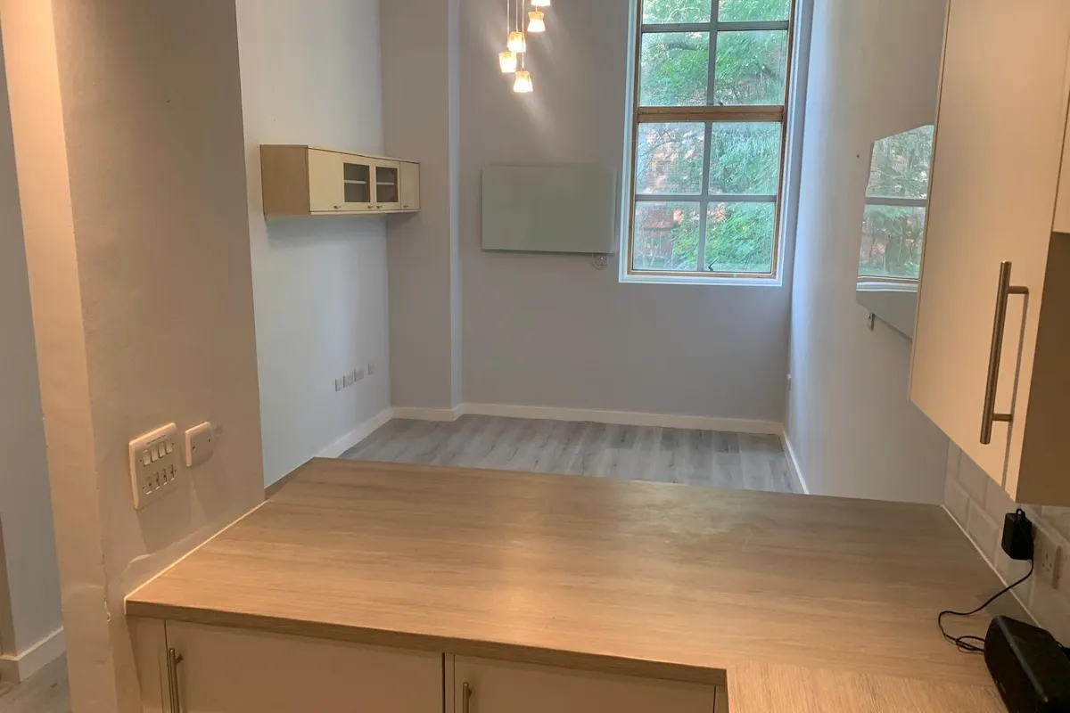 Flat Camlough Walk in Chesterfield