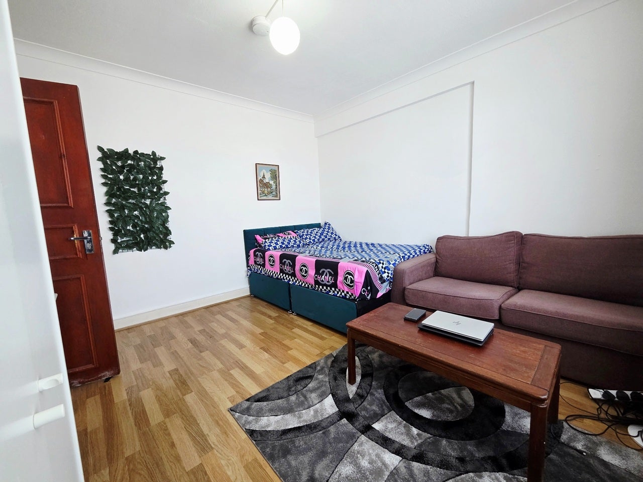 Room The Broadway in Greater London