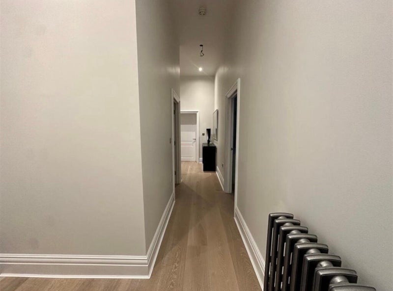 Room Lurline Gardens in Greater London