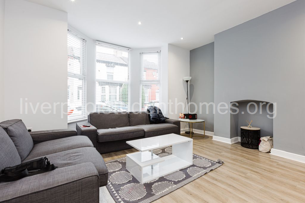 Flat Shaw Street in Liverpool