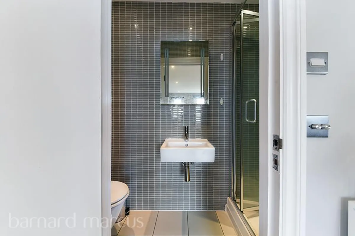 Flat Philbeach Gardens in Greater London