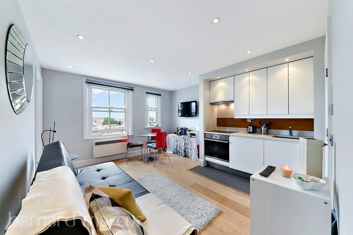 Flat Philbeach Gardens in Greater London