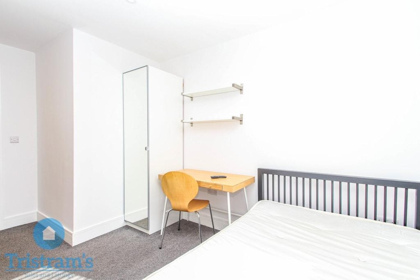 Room Derby Road in Nottingham