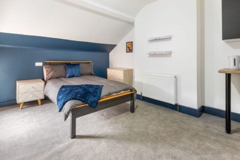 Room Abbey Road in Grimsby