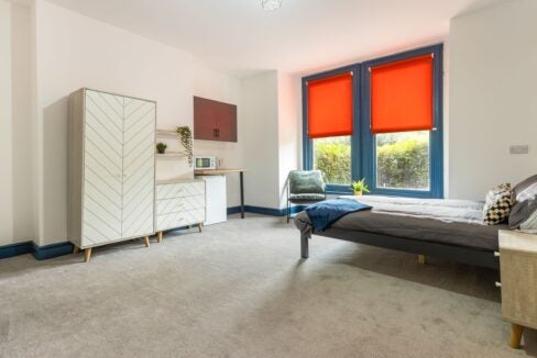 Room Abbey Road in Grimsby