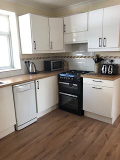 Room Spencer Road in Greater London