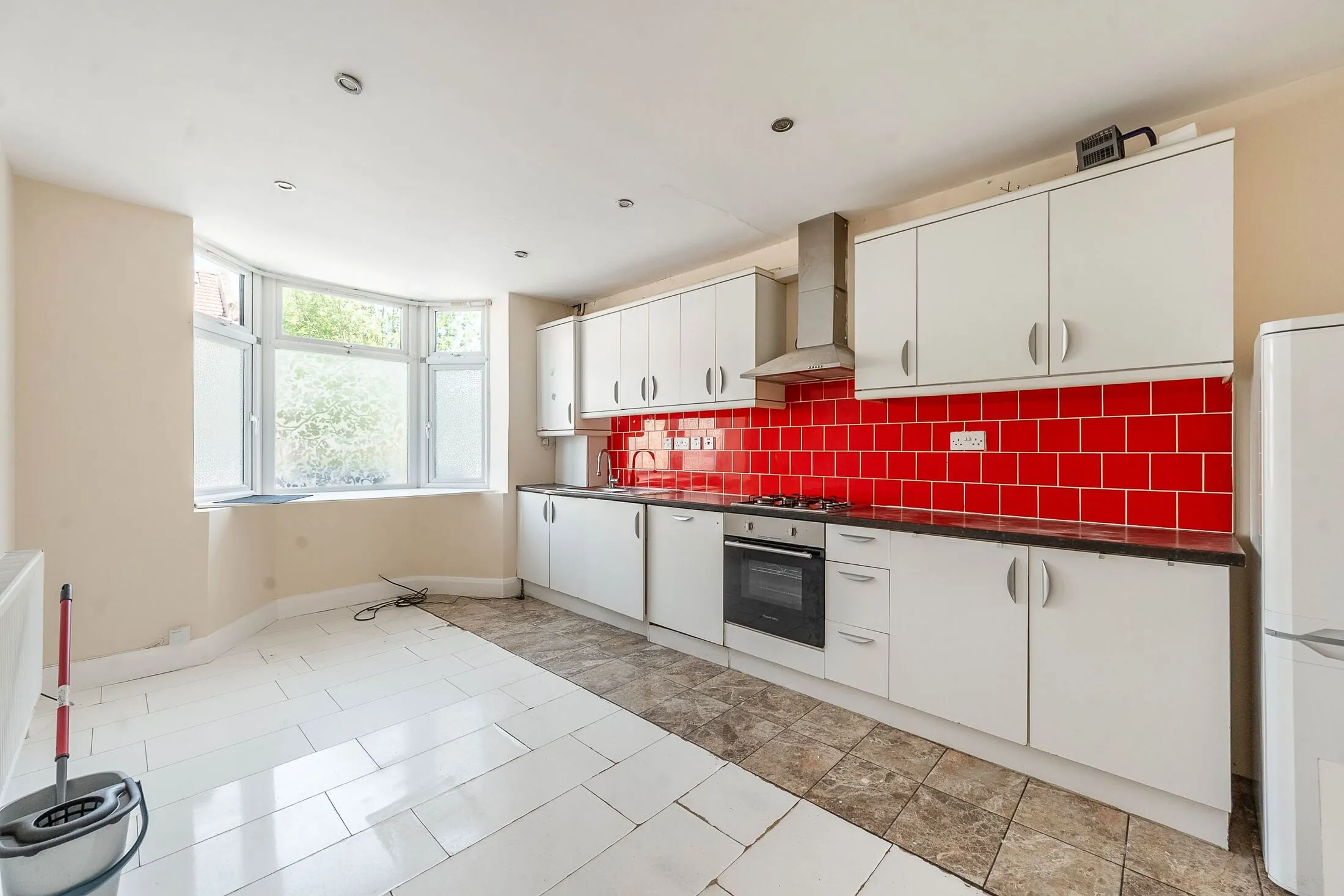 Flat Sherwood Road in Greater London