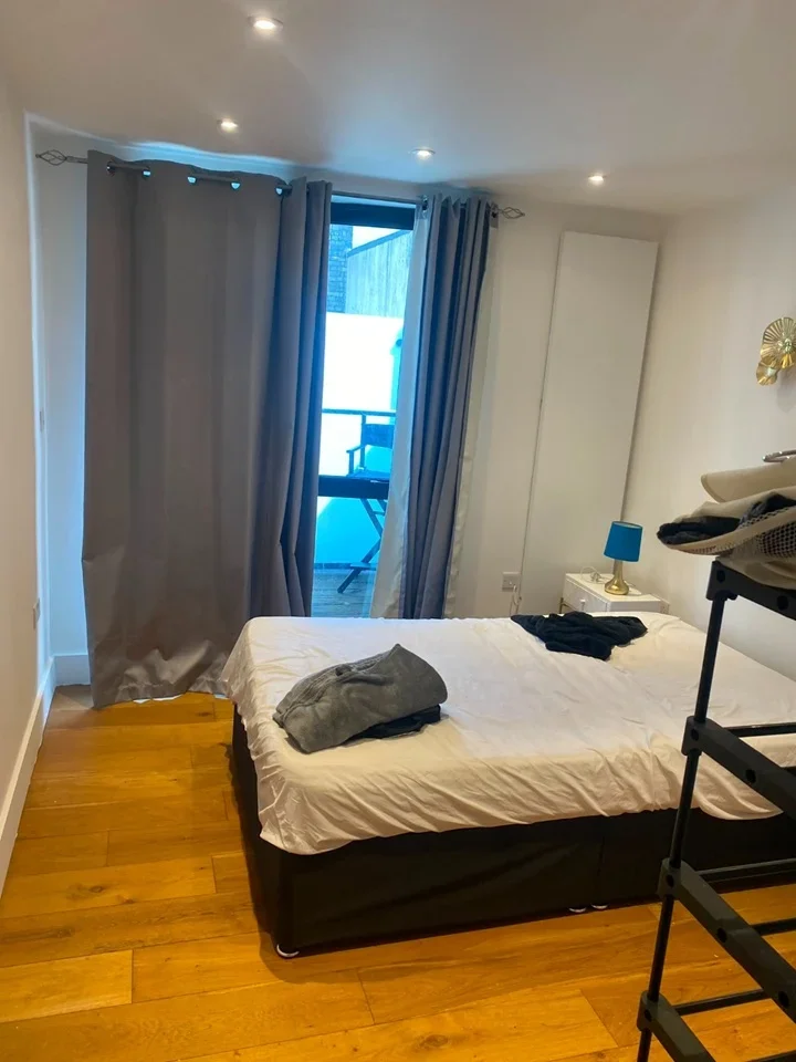 Flat Umberston Street in Greater London