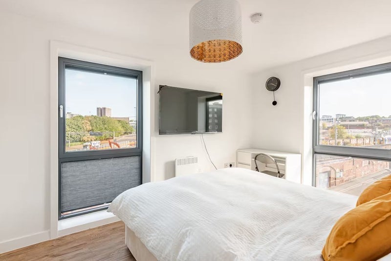 Flat Saxton Lane in Leeds