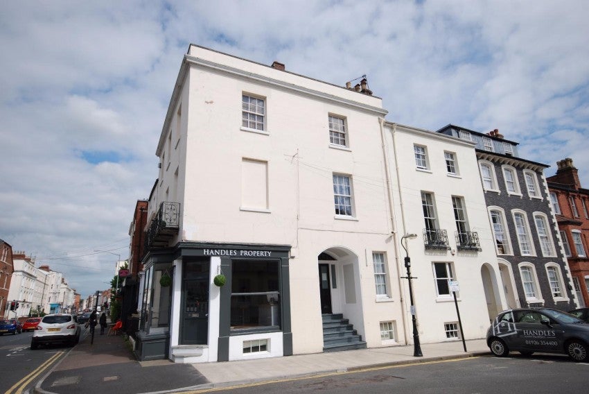 Flat Grove Street in Royal Leamington Spa