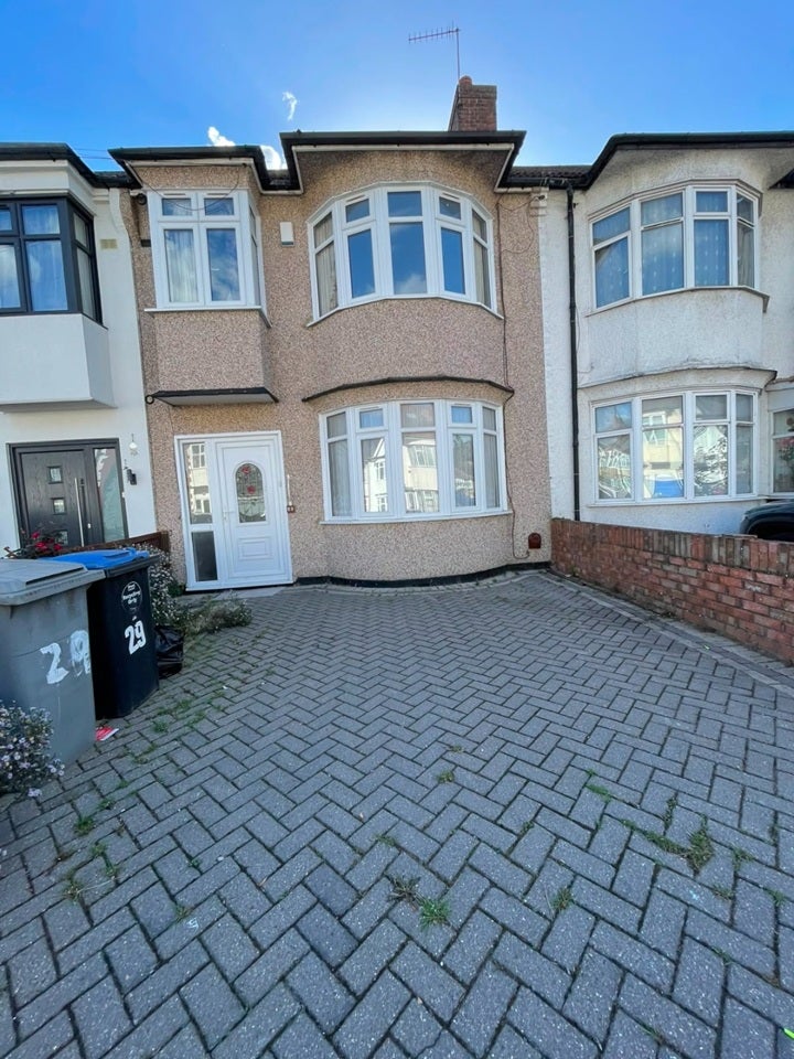 House Priory Close in Greater London