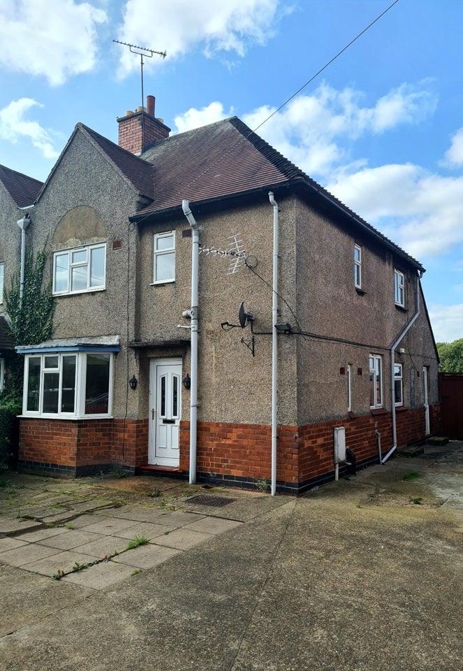 House Fauld Lane in East Staffordshire
