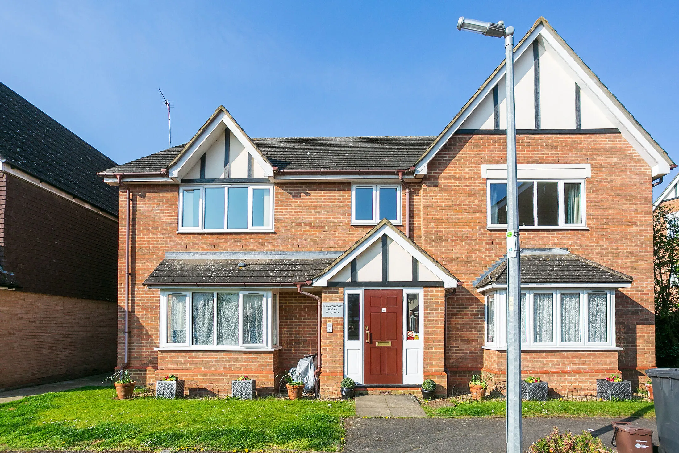 Flat Grovebury Place Estate in Leighton Buzzard