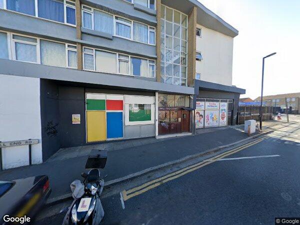 Flat Barking Road in Greater London