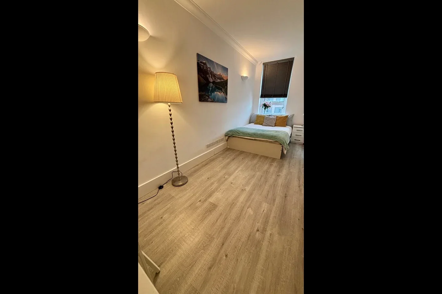 Room Lanark Square in Greater London