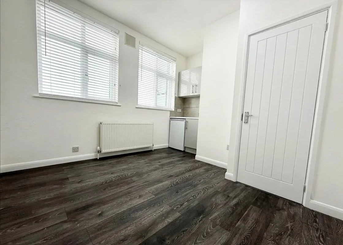 Flat Fairway in Greater London