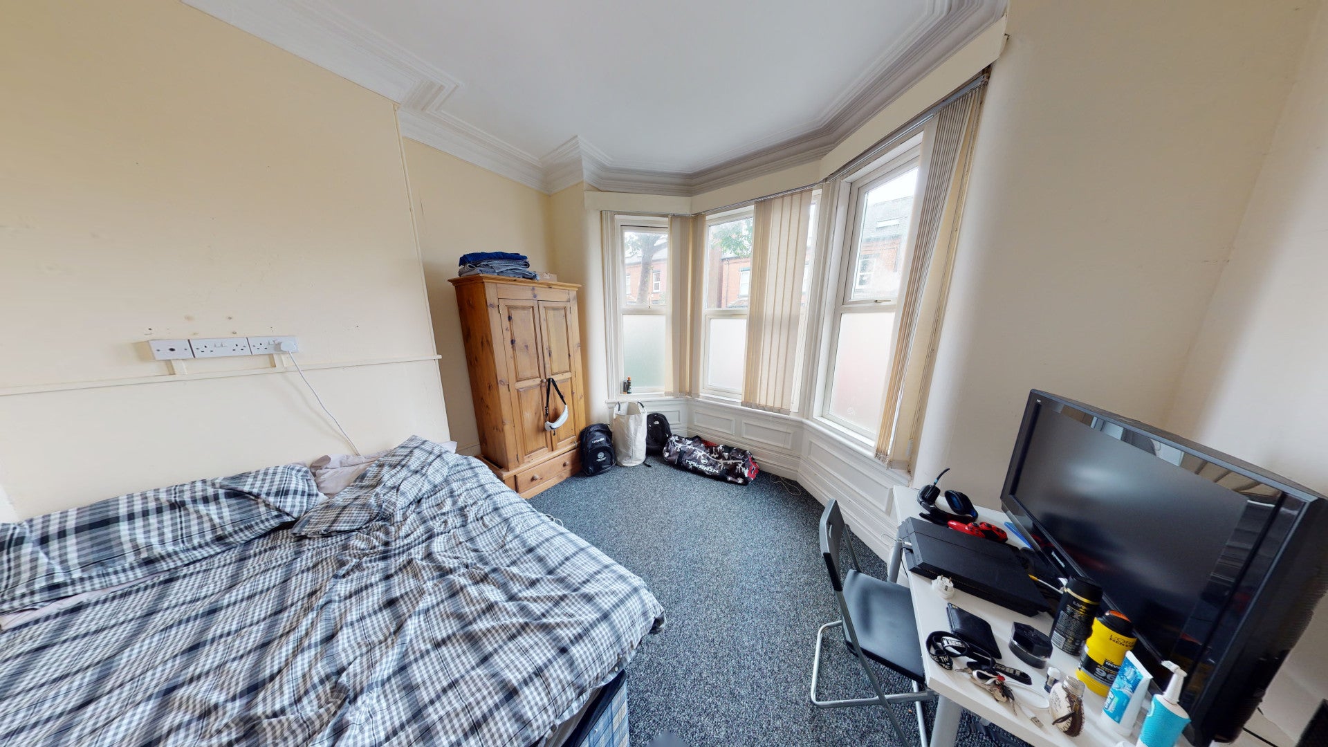 Flat Headingley Avenue in Leeds