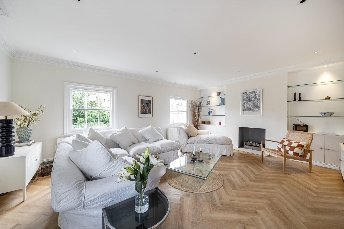 Flat Howley Place in City of Westminster