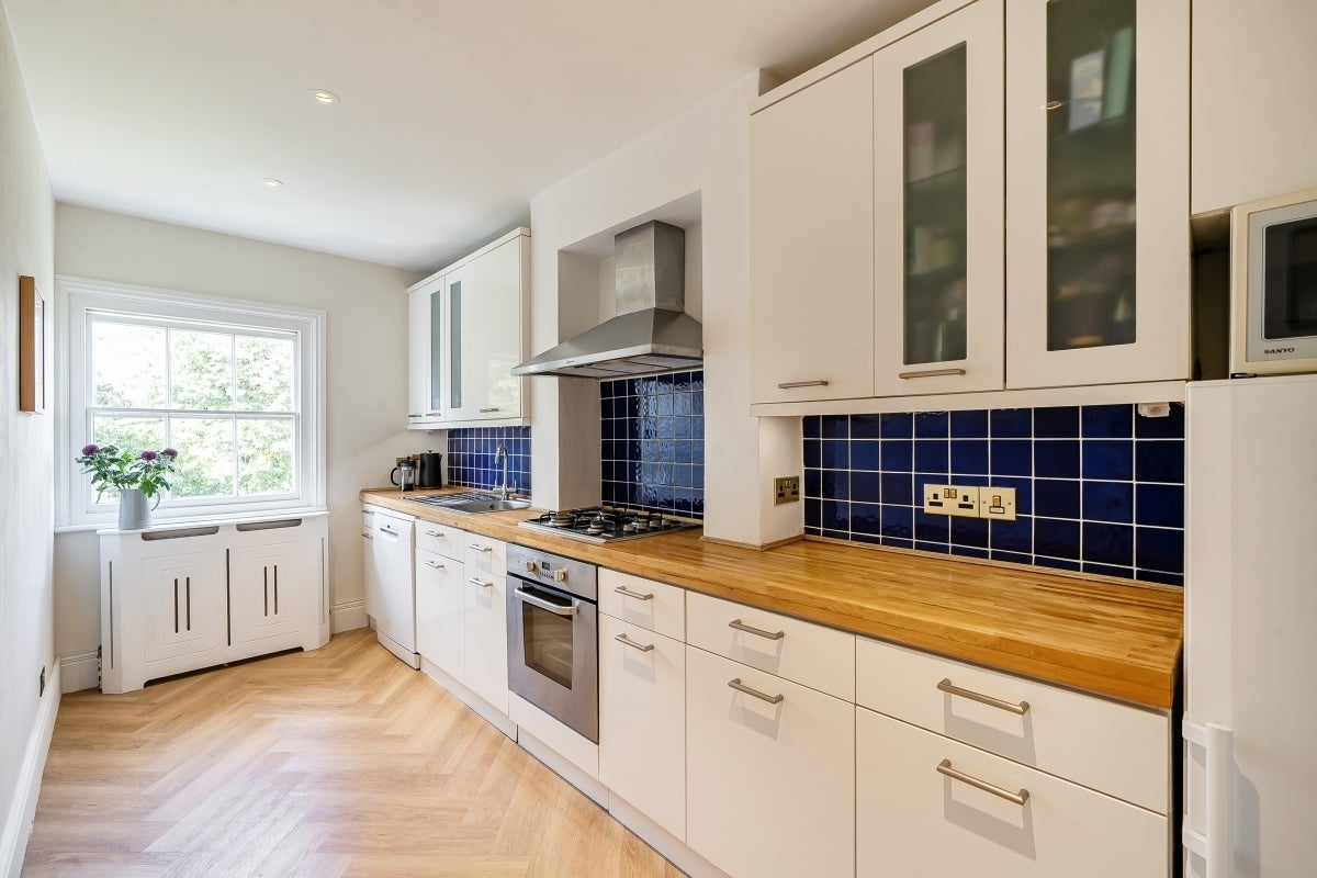 Flat Howley Place in City of Westminster