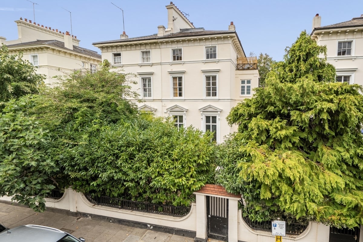 Flat Howley Place in City of Westminster