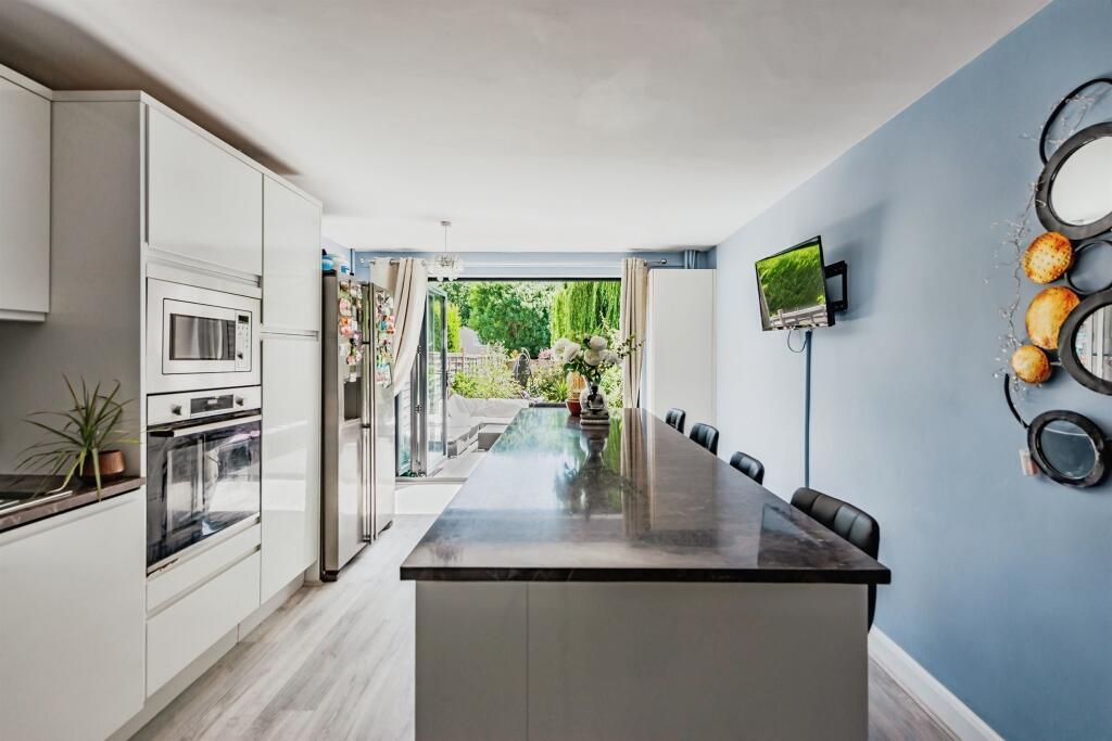 House Sharon Close in Crawley