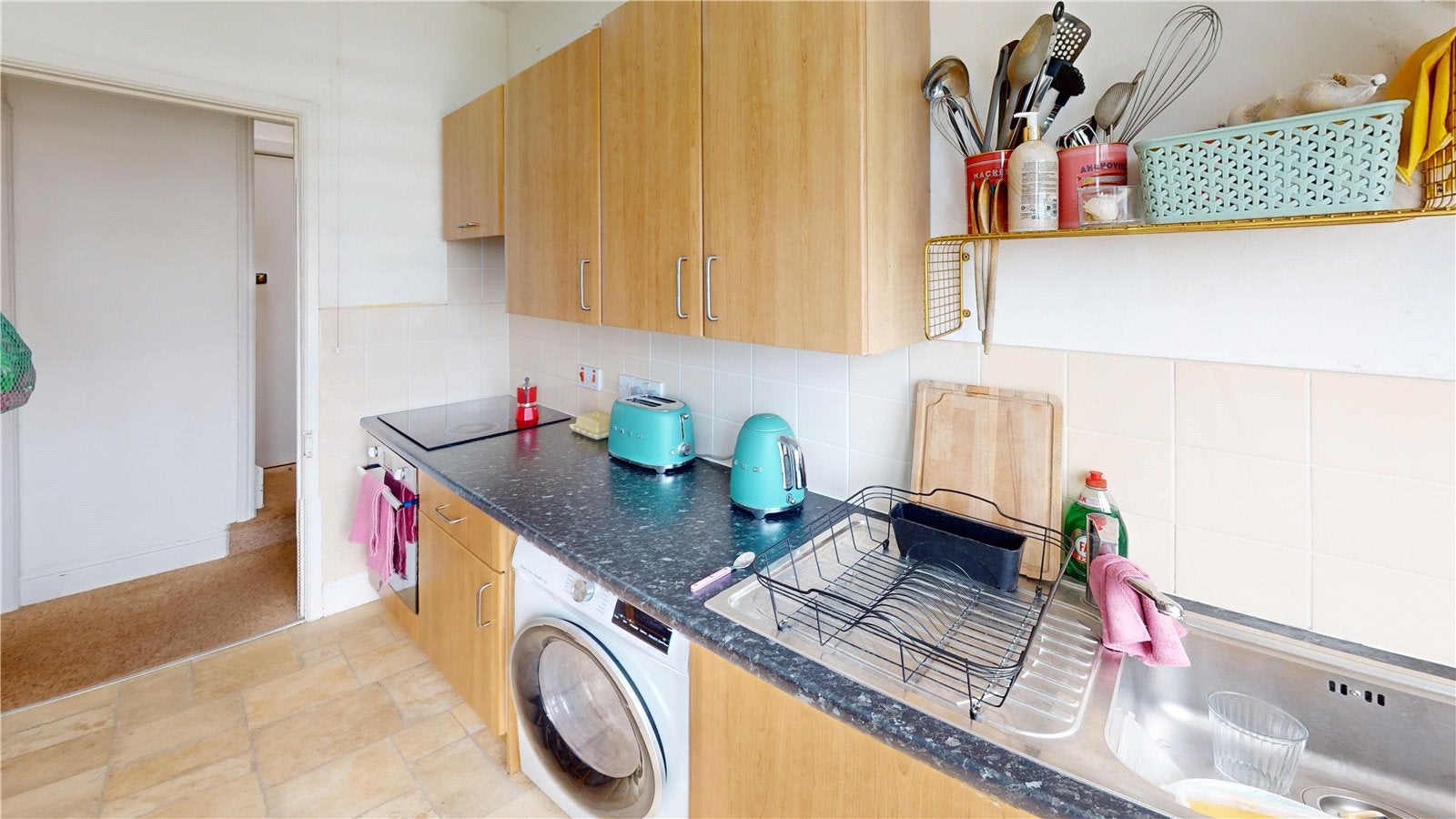 Flat Dundonald Road in Bristol