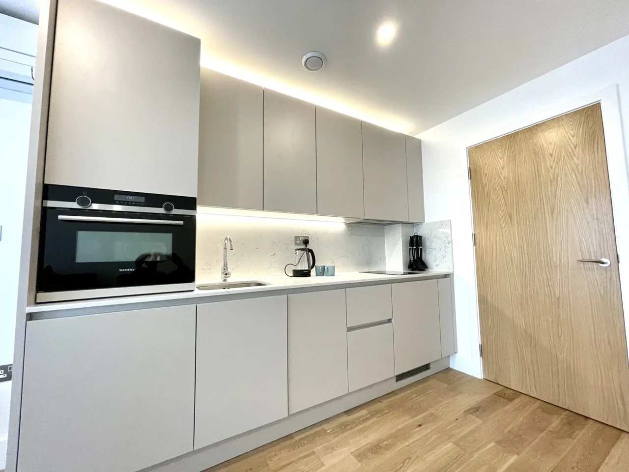 Flat Holmes Road in Greater London