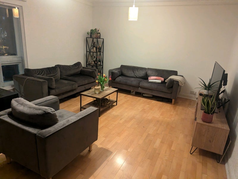 Room Bermondsey Street in Greater London