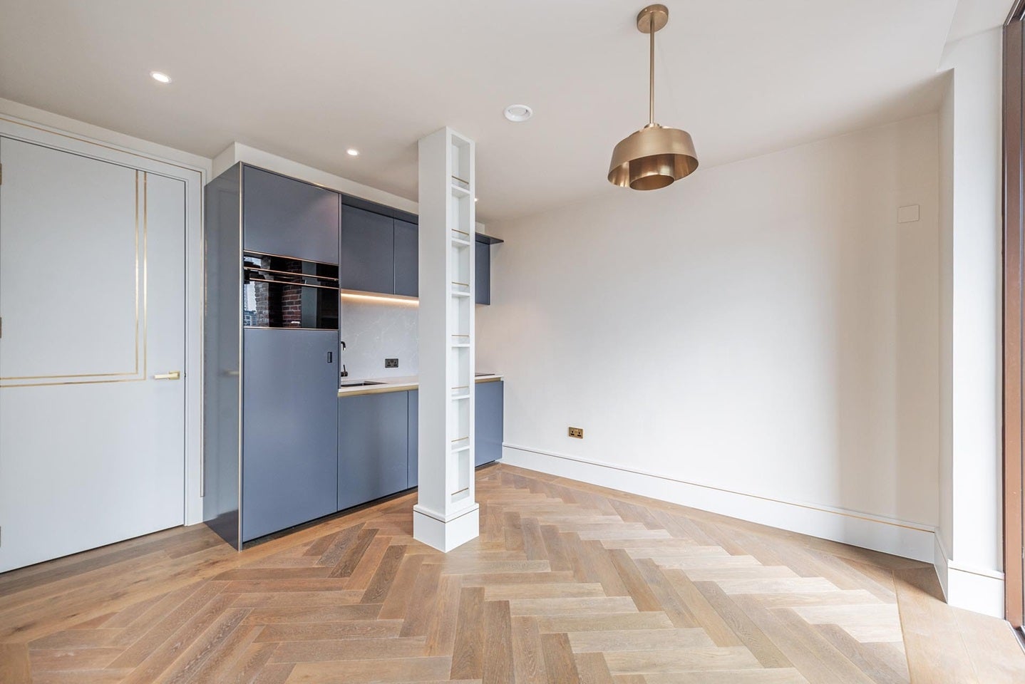 Flat Edith Row in Greater London