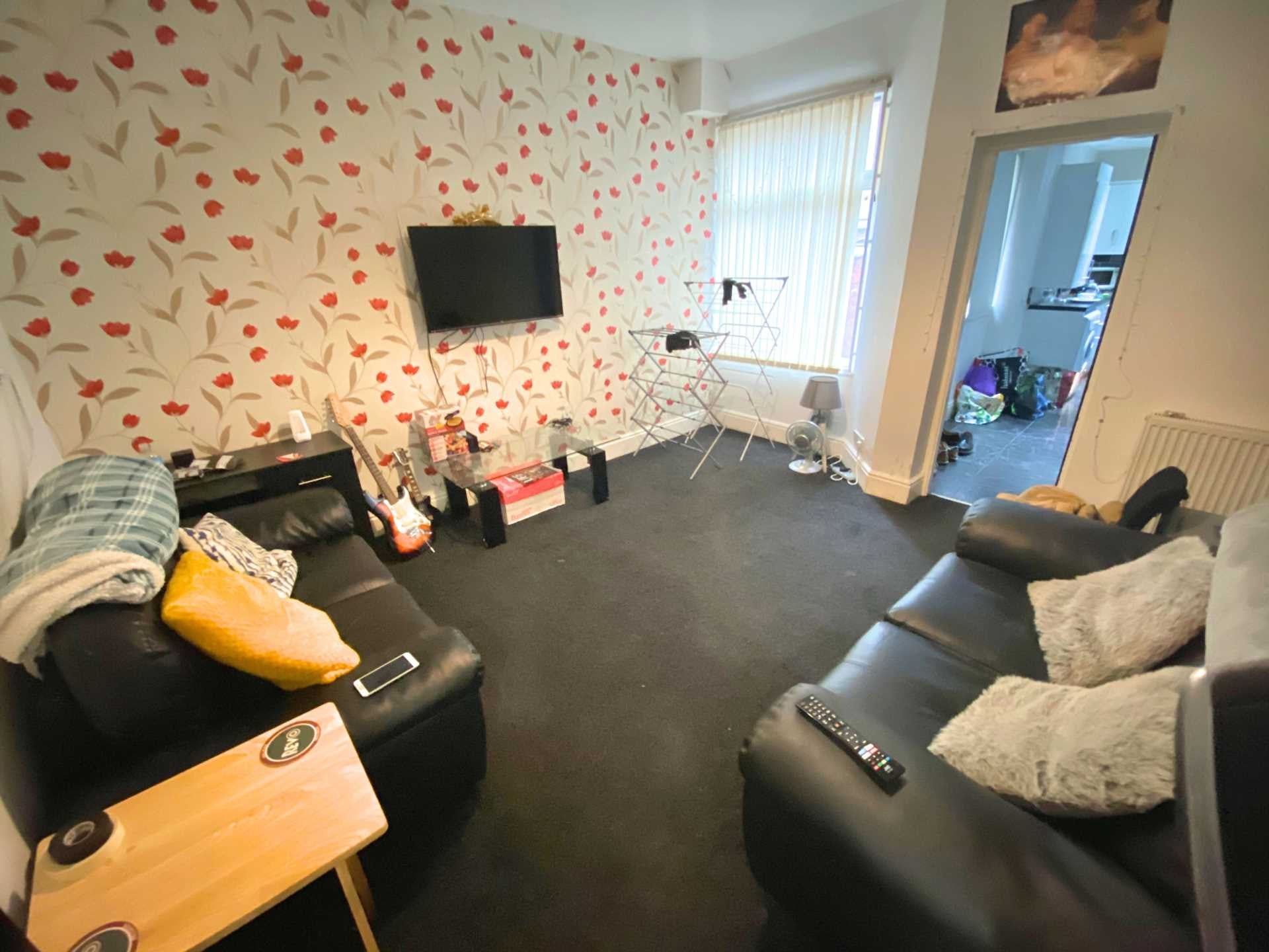Room Milnthorpe Street in Salford