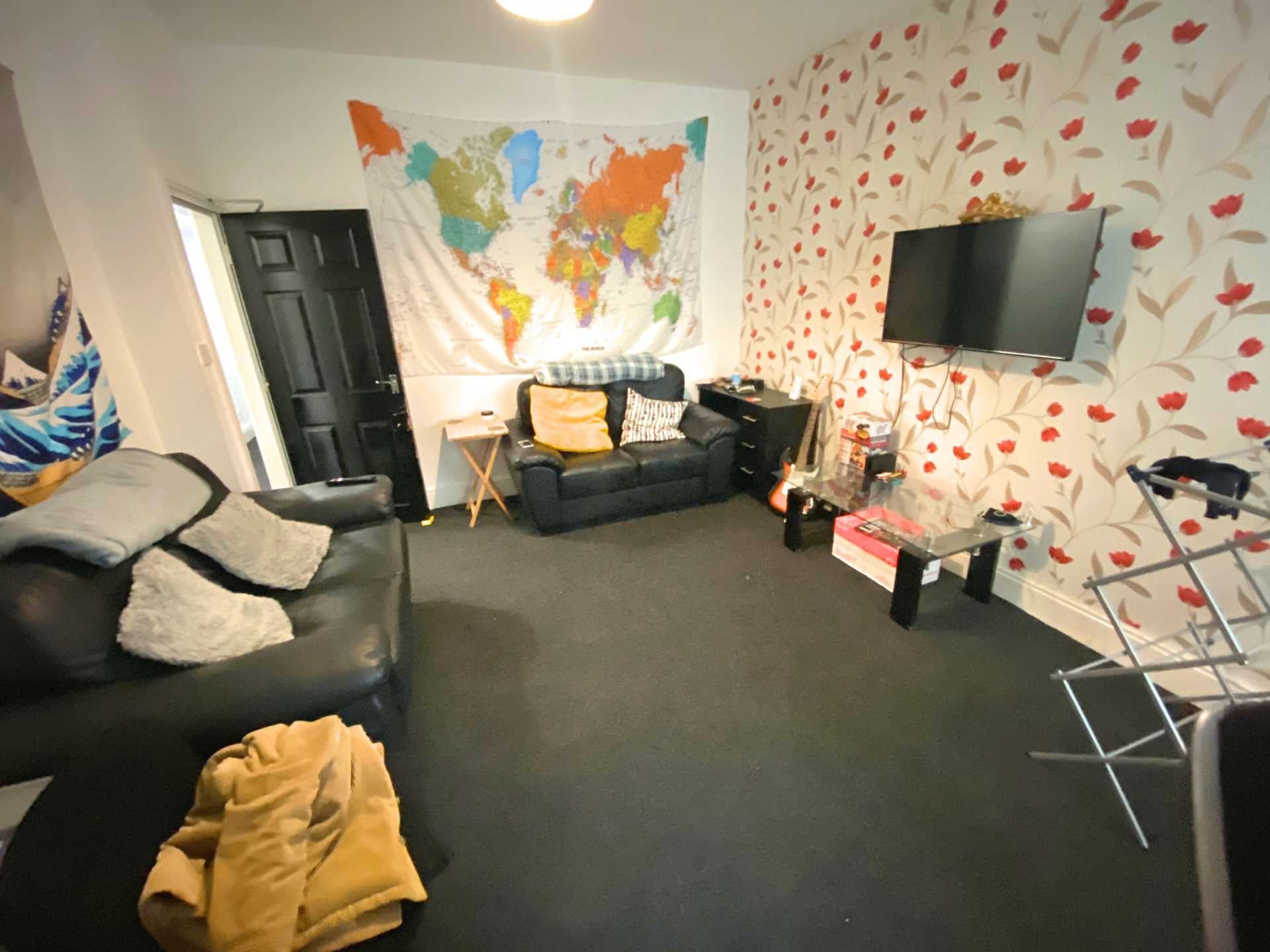 Room Milnthorpe Street in Salford