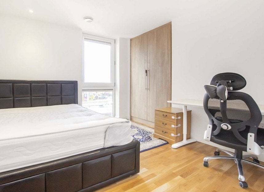Flat Baltic Avenue in Greater London