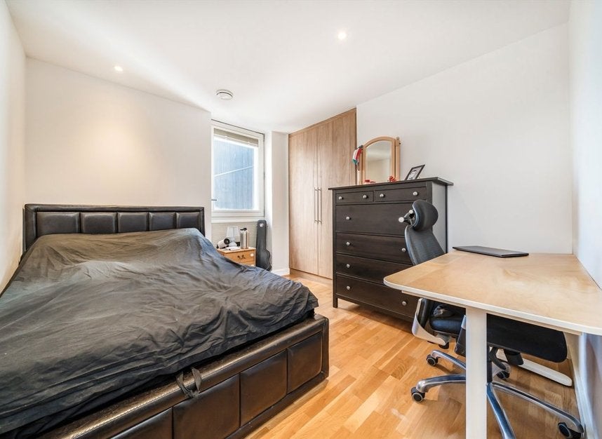 Flat Baltic Avenue in Greater London