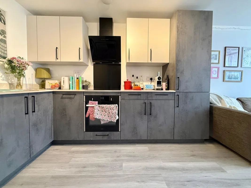 Flat Parkstone Road in Poole