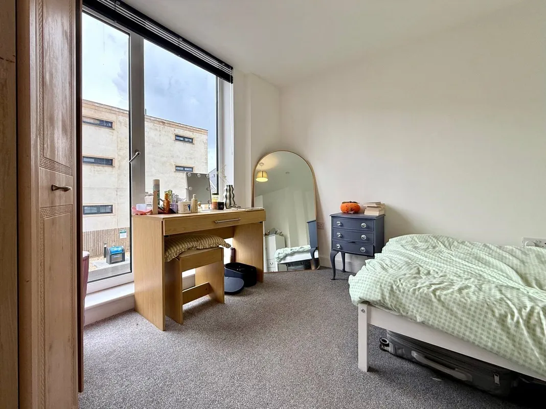 Flat Parkstone Road in Poole