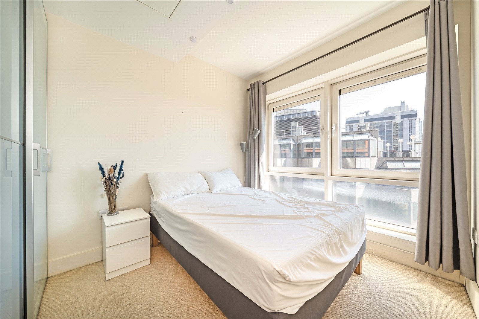 Flat Praed Street in City of Westminster