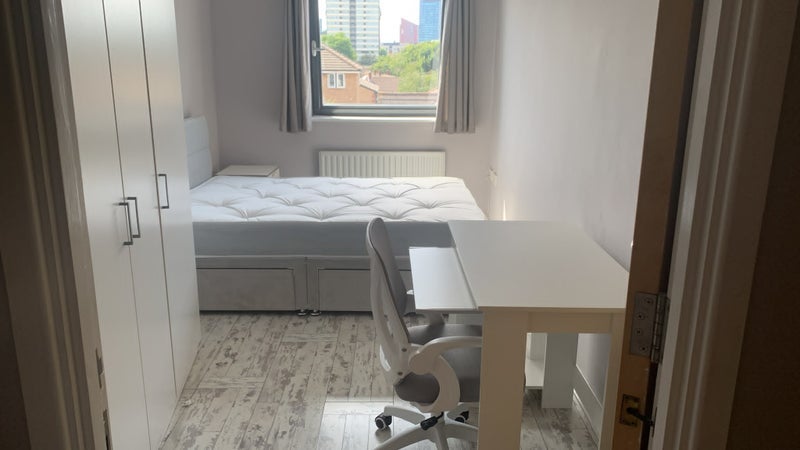 Room Luxembourg Mews in Greater London