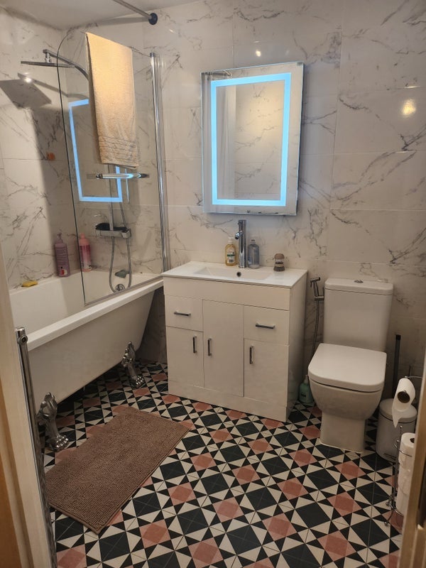 Room Luxembourg Mews in Greater London
