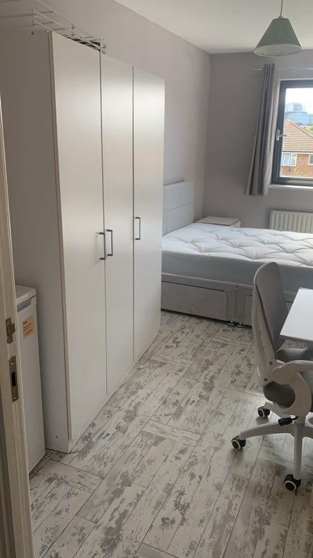Room Luxembourg Mews in Greater London
