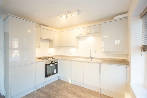 Flat Combedale Road in Greater London