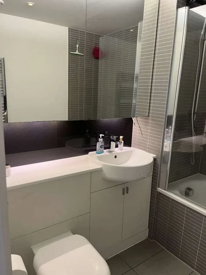 Room Elis Way in Greater London