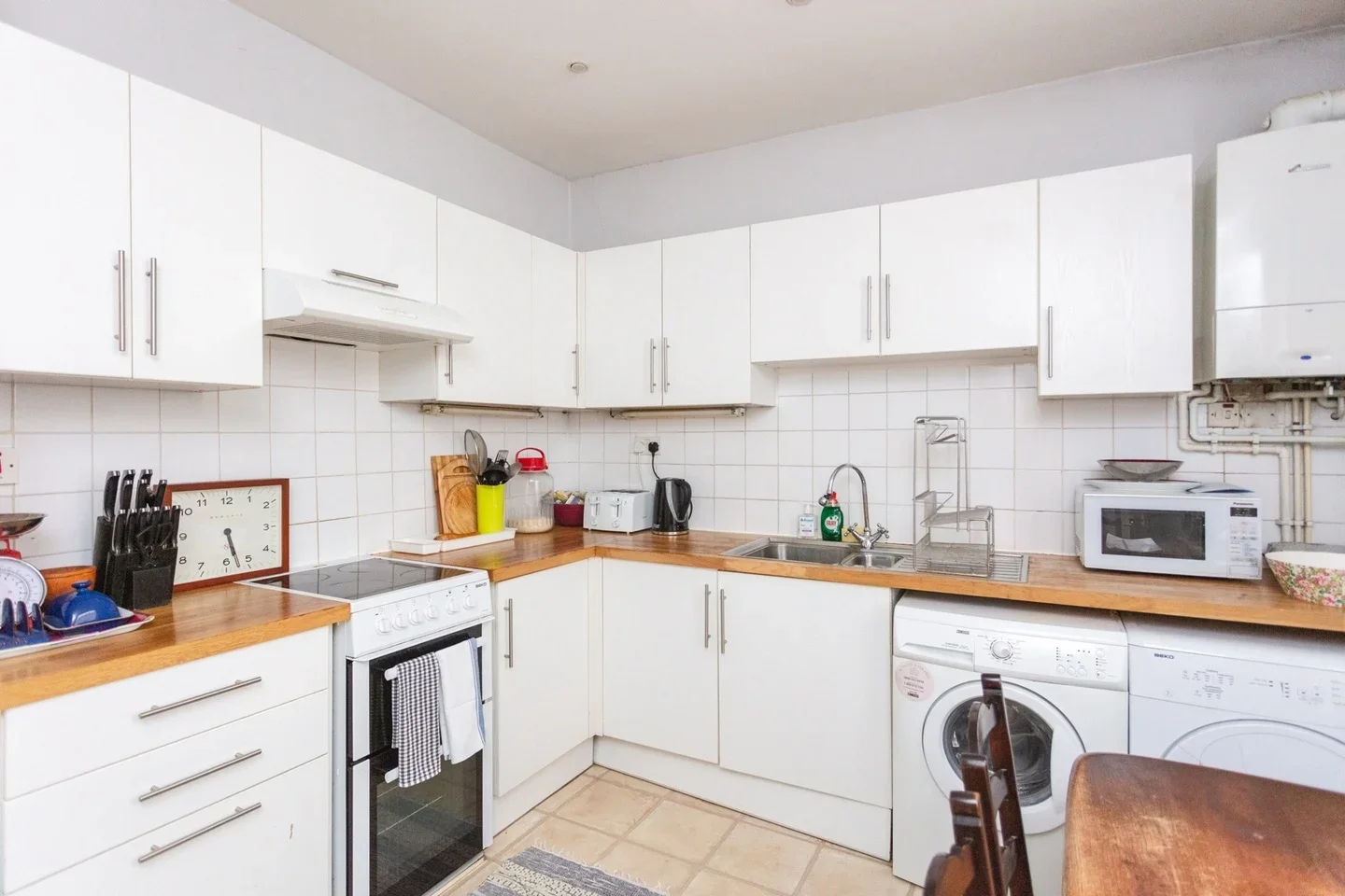 Flat Avonmouth Street in Greater London