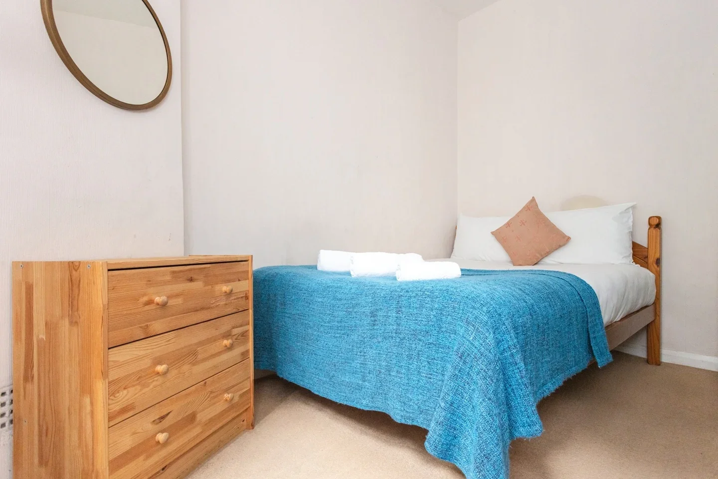 Flat Avonmouth Street in Greater London