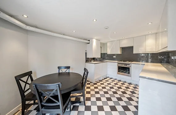 House Trafalgar Close in Greater London