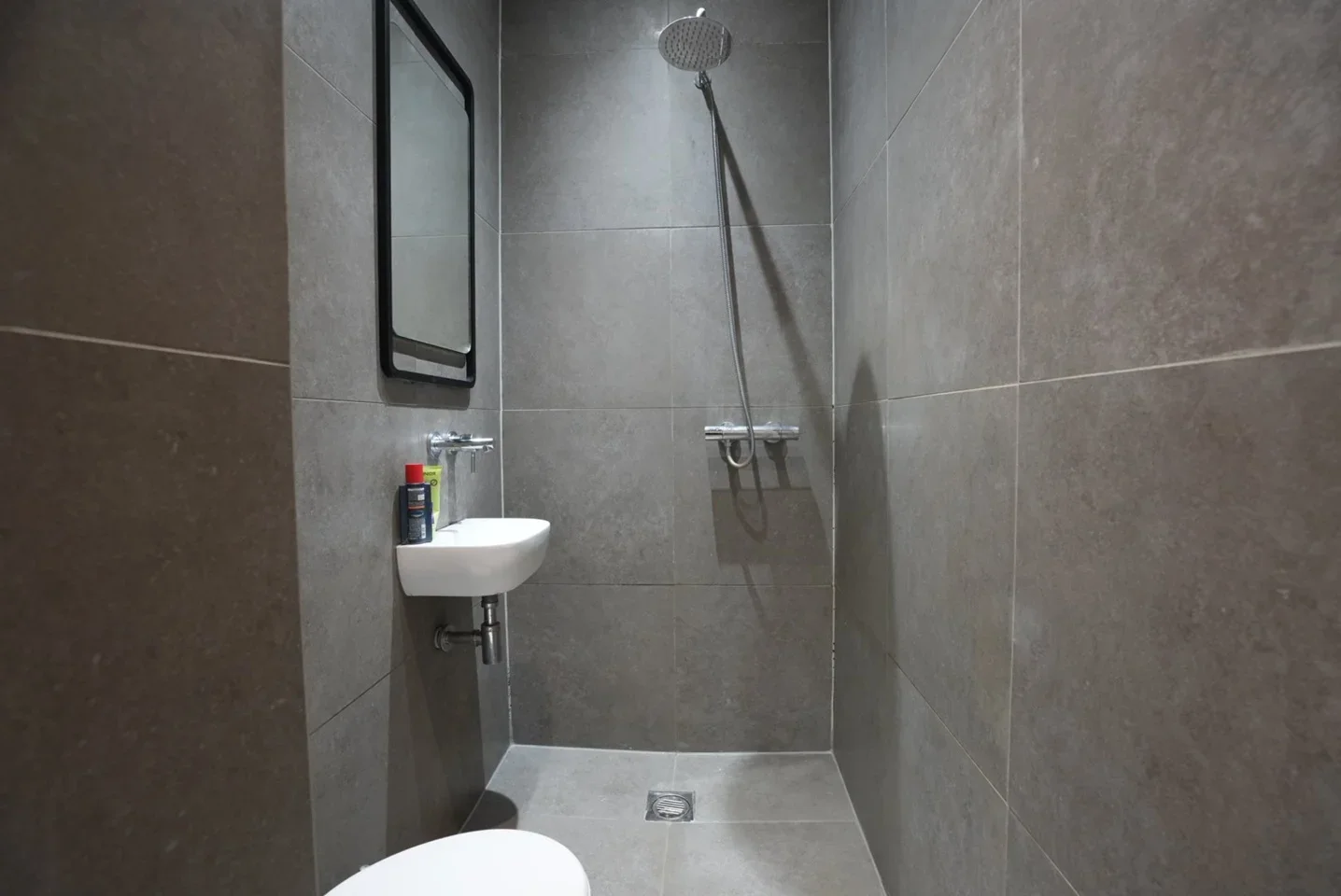 Room Fishponds Road in Bristol