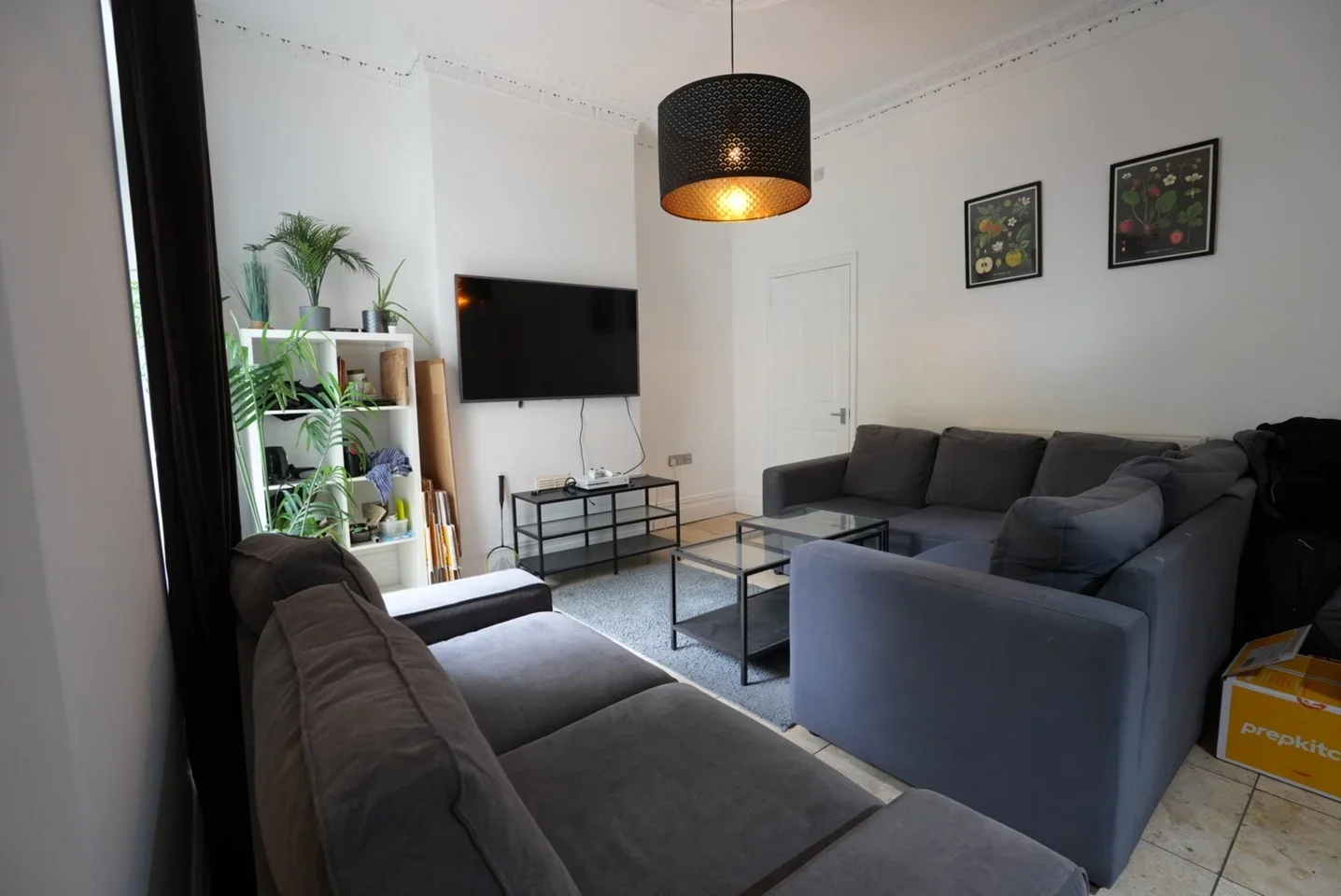 Room Fishponds Road in Bristol