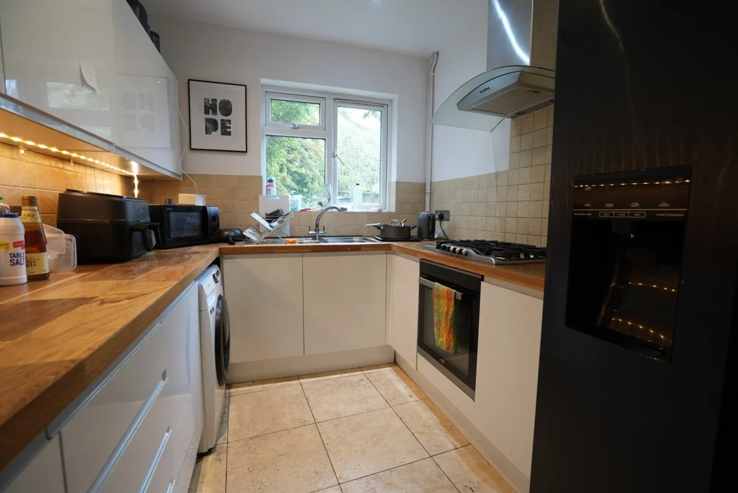 Room Fishponds Road in Bristol