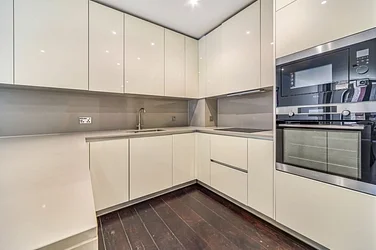 Flat Charles Grinling Walk in London